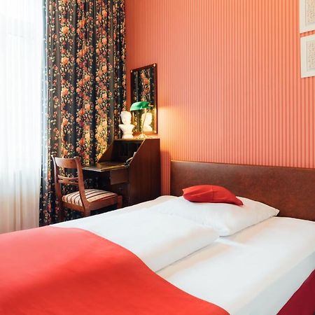 Das Kleine Hotel In Ruhiger Stadtlage Wiesbaden Eksteriør billede